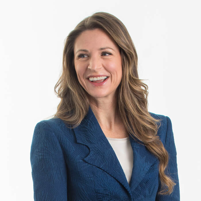 Amy Oldenburg headshot